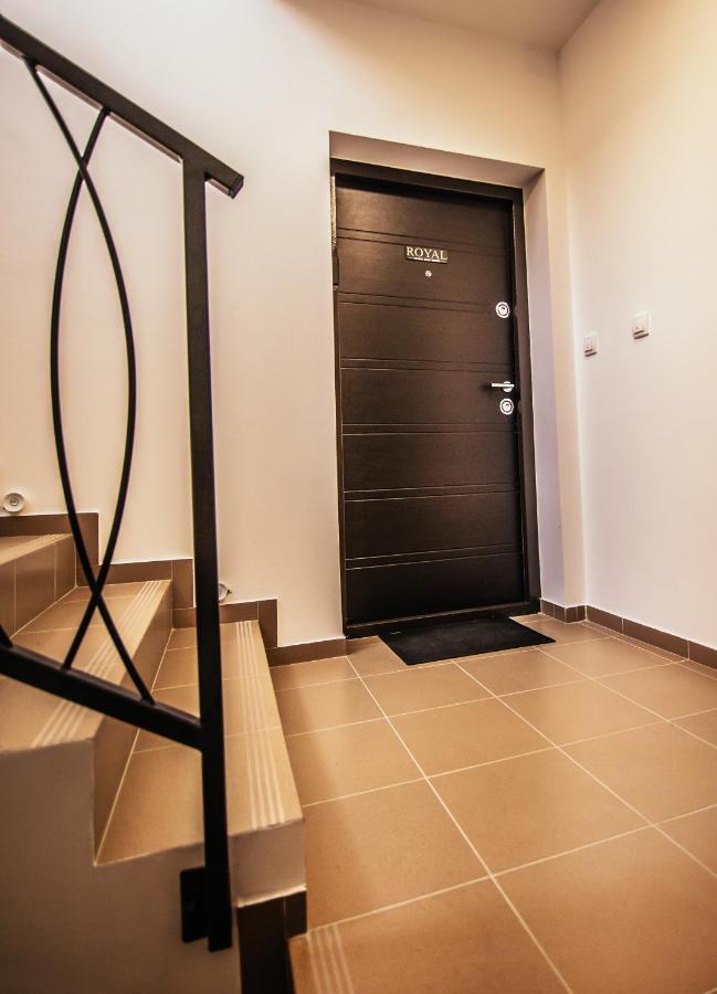 Royal Luxury Apartment Vrsac Extérieur photo
